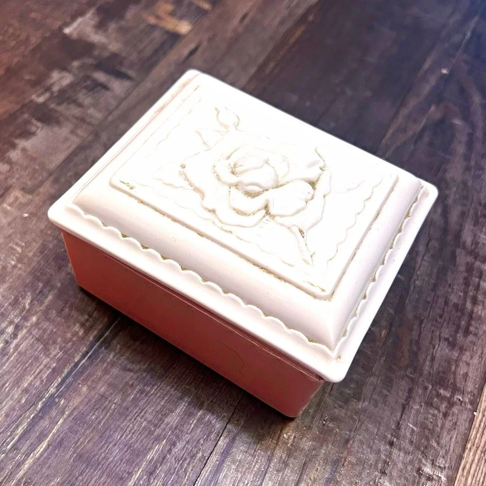 White Square Ceramic Porcelain Lidded Trinket Box w/ Raised Rose Floral Lid
